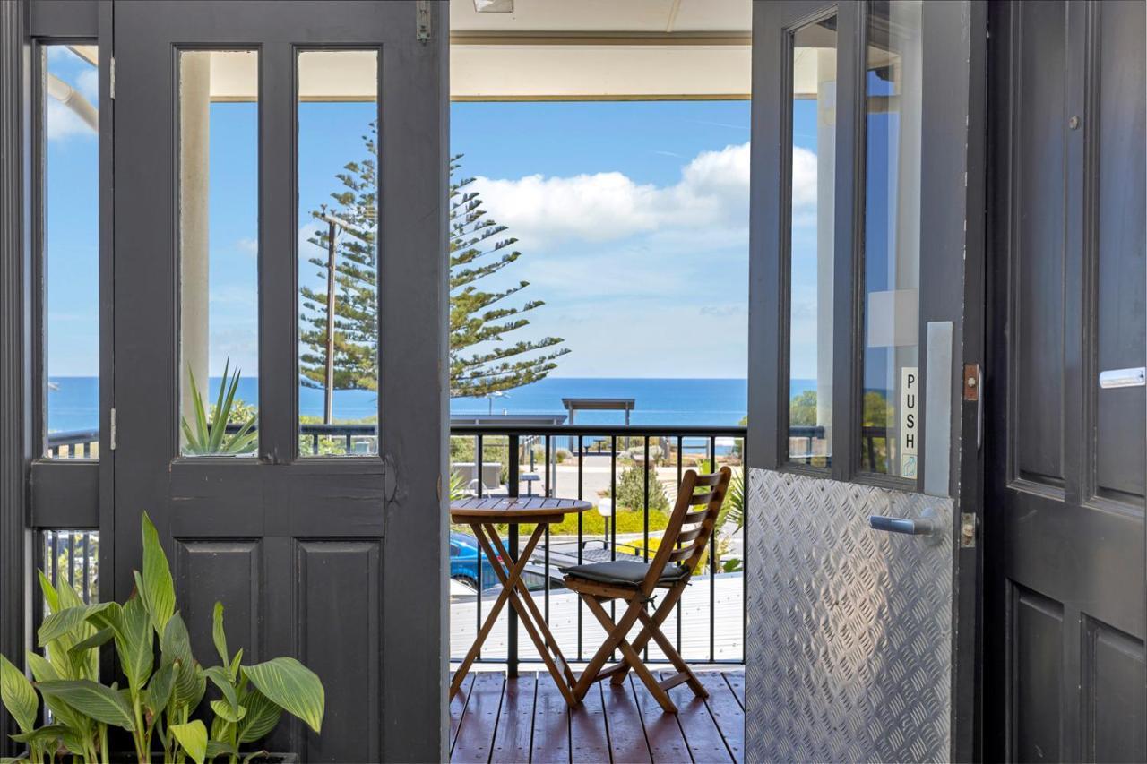 Coast Motel And Apartments Port Noarlunga Exterior photo