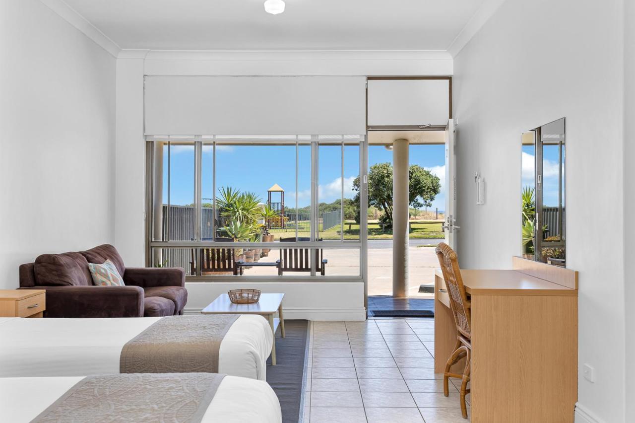 Coast Motel And Apartments Port Noarlunga Exterior photo