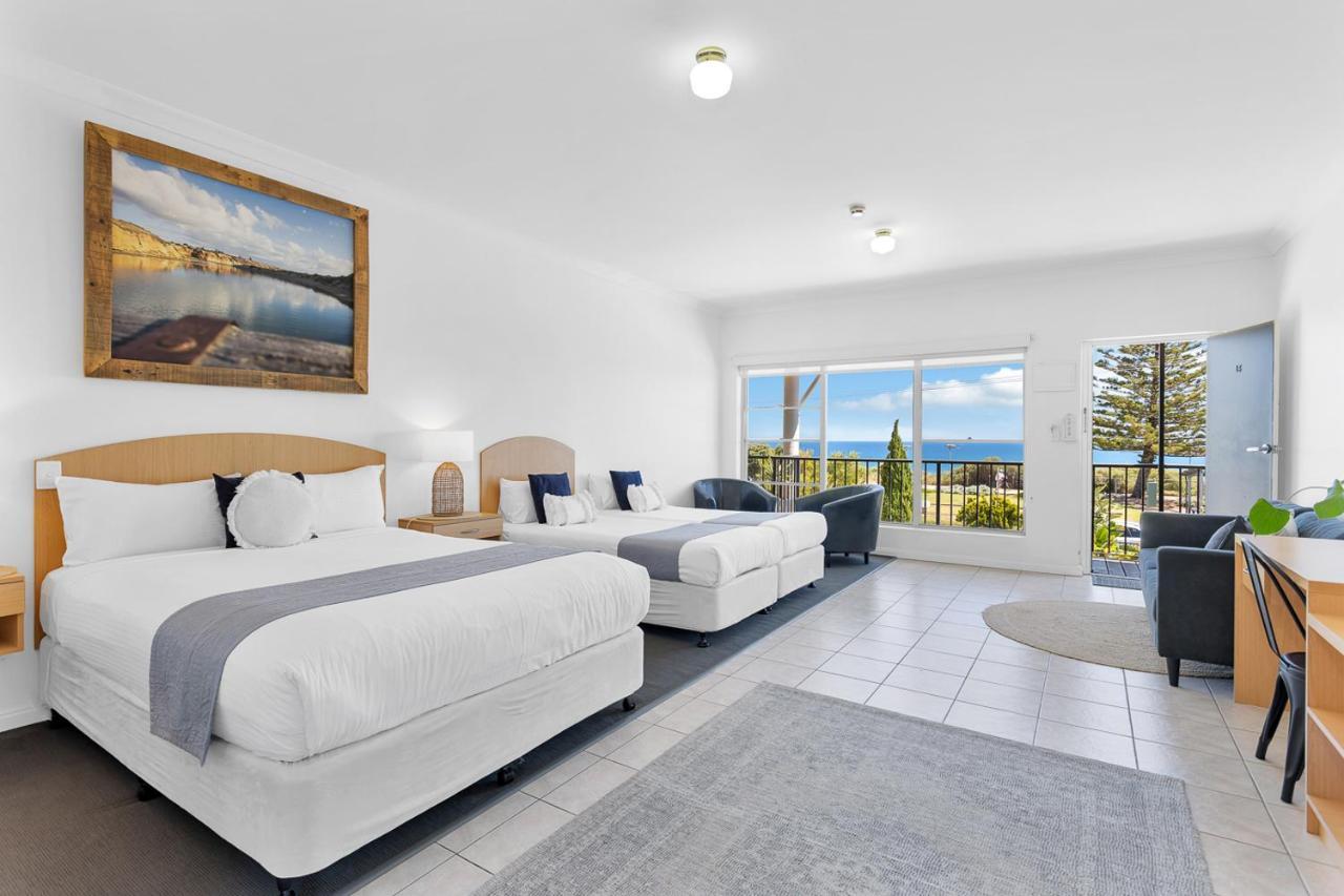 Coast Motel And Apartments Port Noarlunga Exterior photo