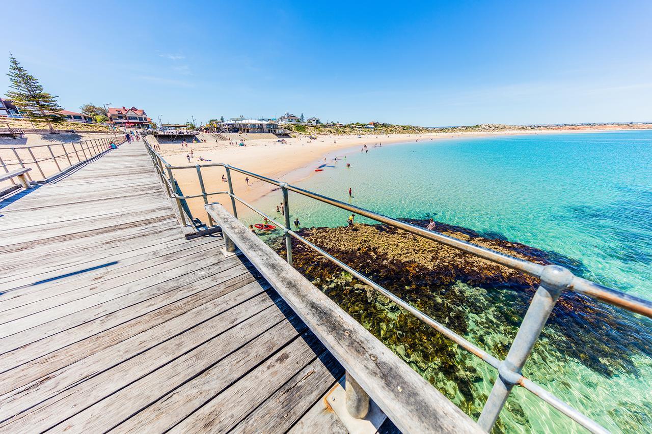 Coast Motel And Apartments Port Noarlunga Exterior photo
